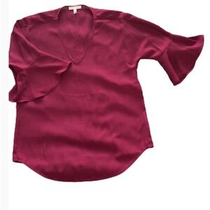 Sz M Chaus burgundy plum 1/2 flutter sleeve blouse.